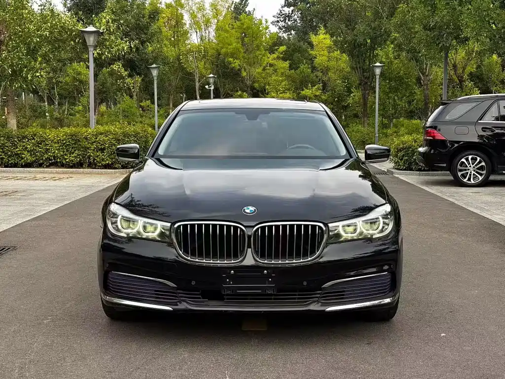 BMW 7 Series 2017 — фото 2