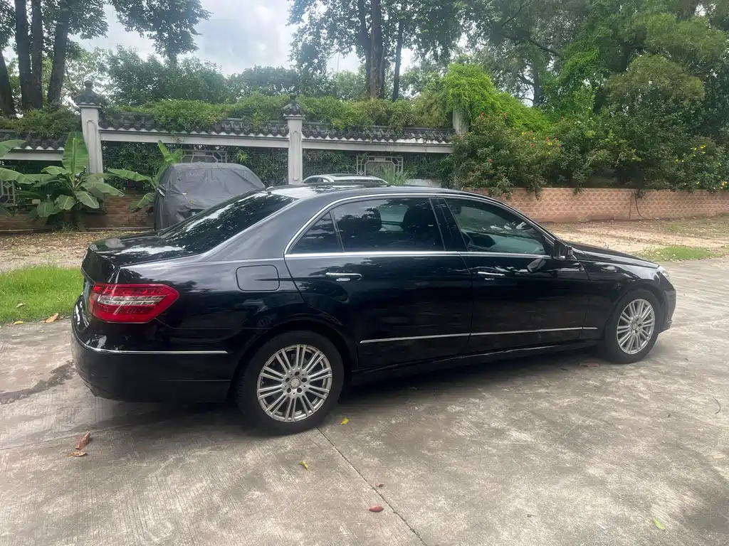 Mercedes-Benz E-Class 2012