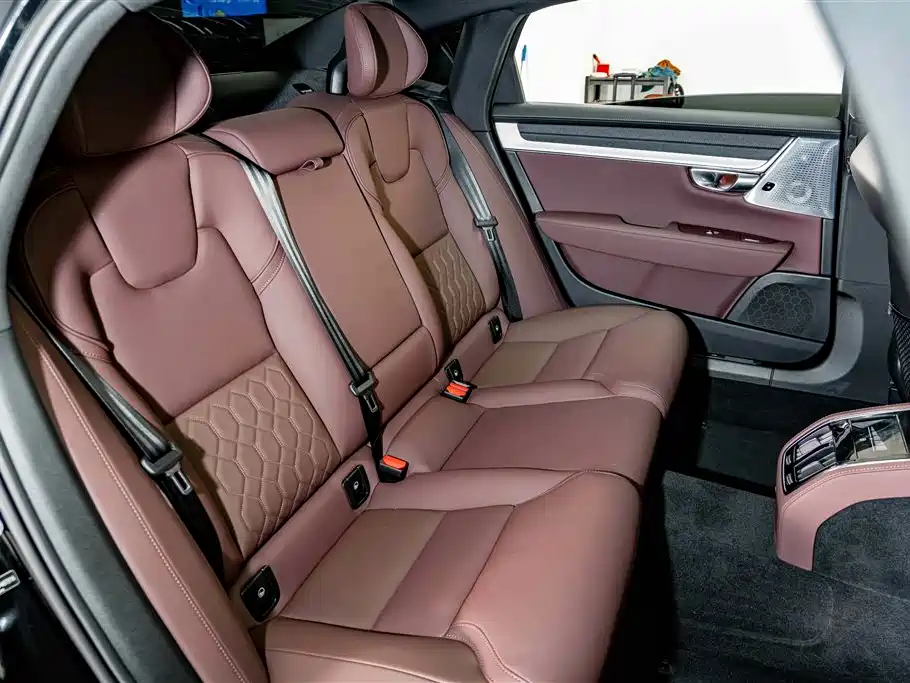 Volvo S90 2025 — фото 23