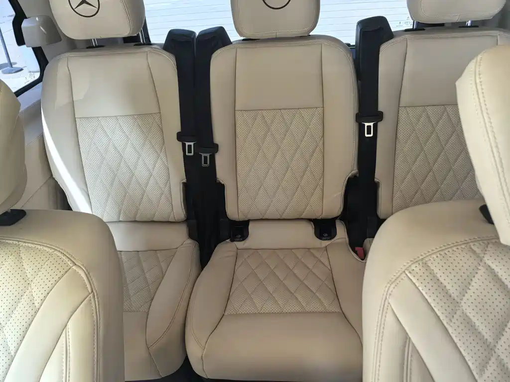 Mercedes-Benz Vito 2023 — фото 11