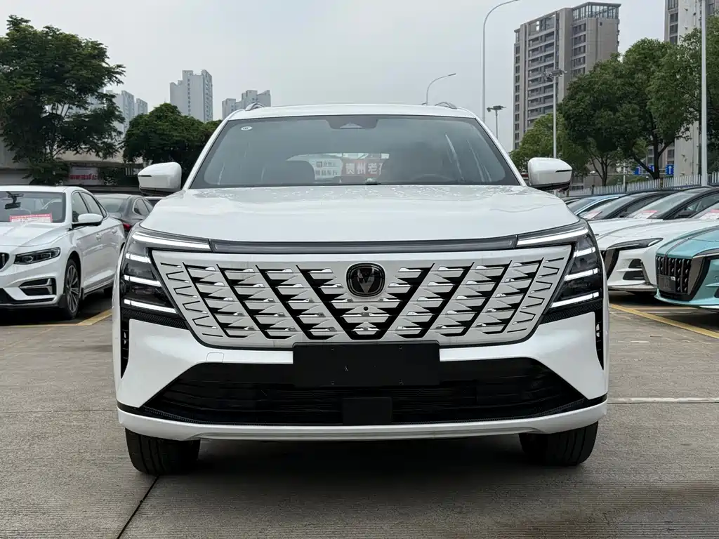 Changan CS75 PLUS 2026 — фото 2