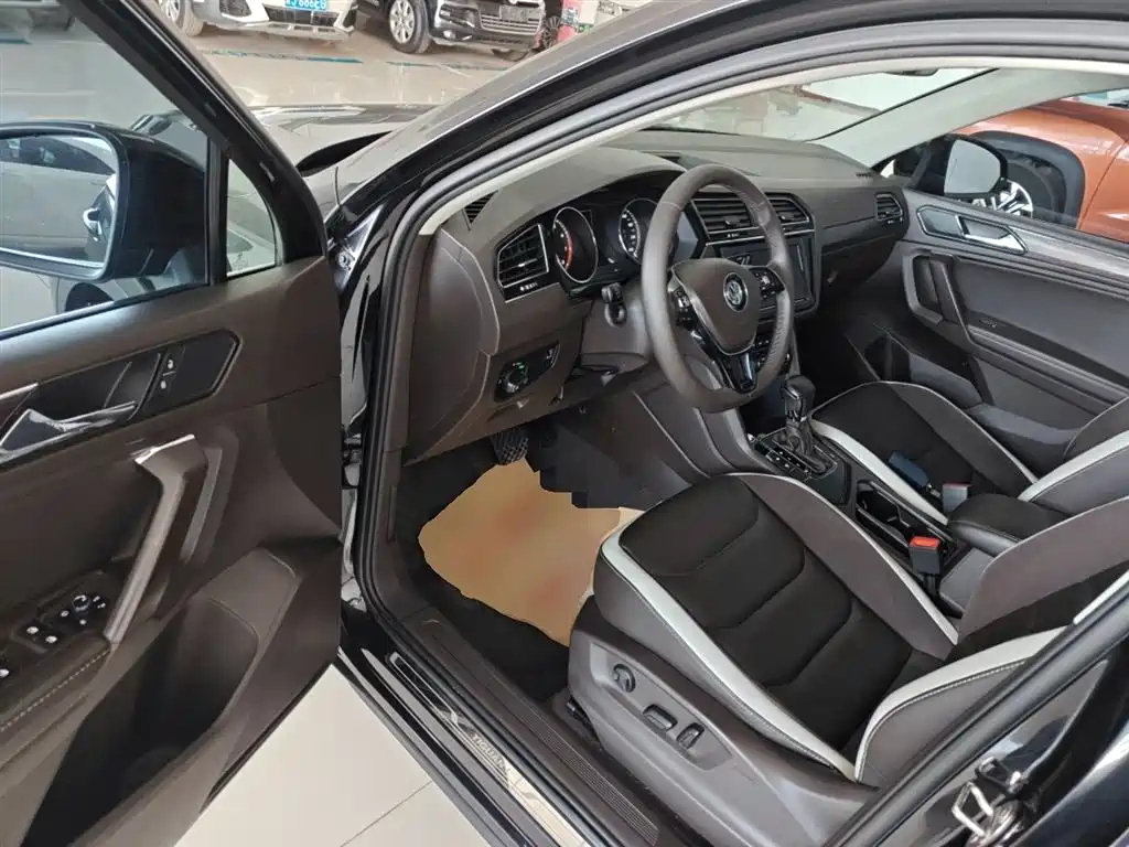 Volkswagen Tiguan L 2019 — фото 16