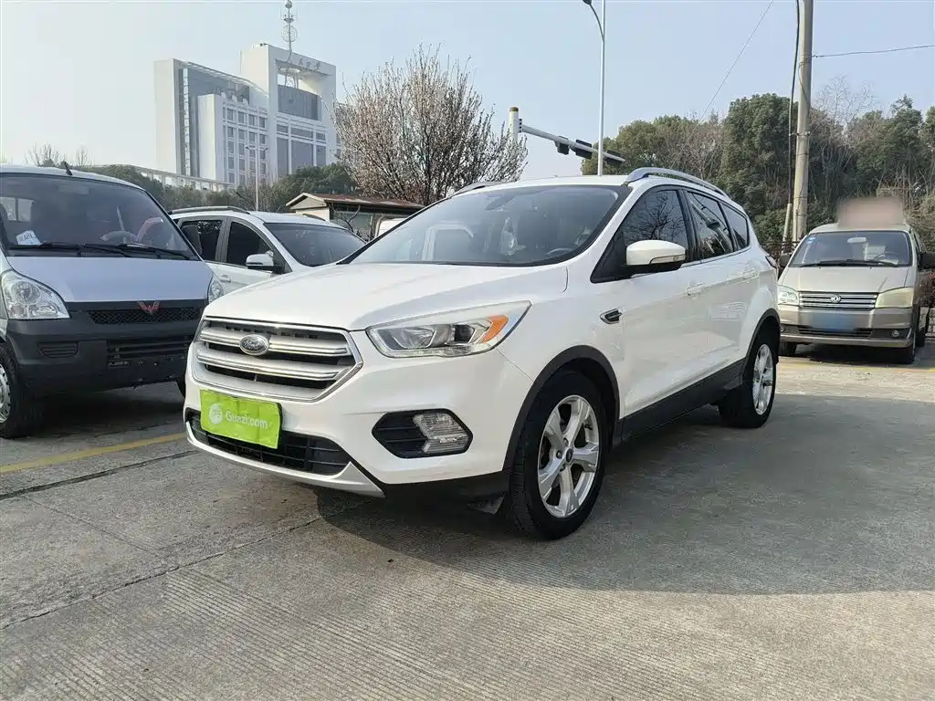 Ford Kuga 2016 — фото 1