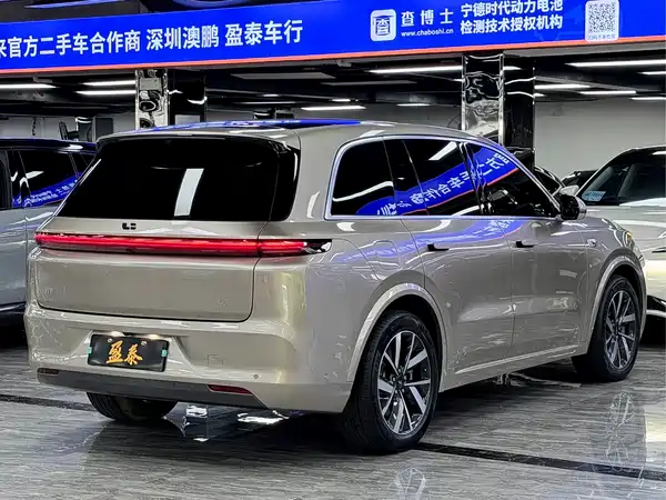Li Auto L8 2022
