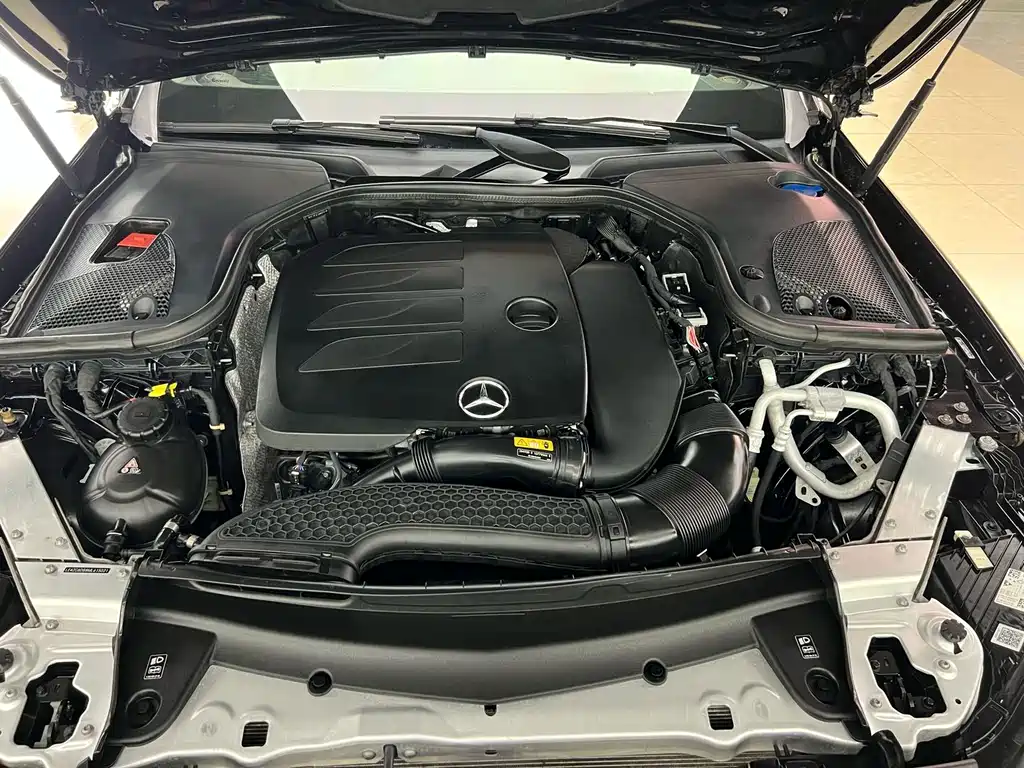Mercedes-Benz E-Class 2021 — фото 27