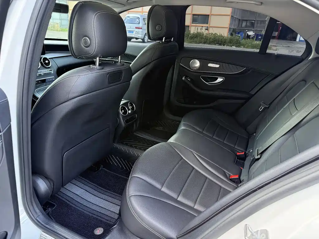 Mercedes-Benz C-Class 2018 — фото 10