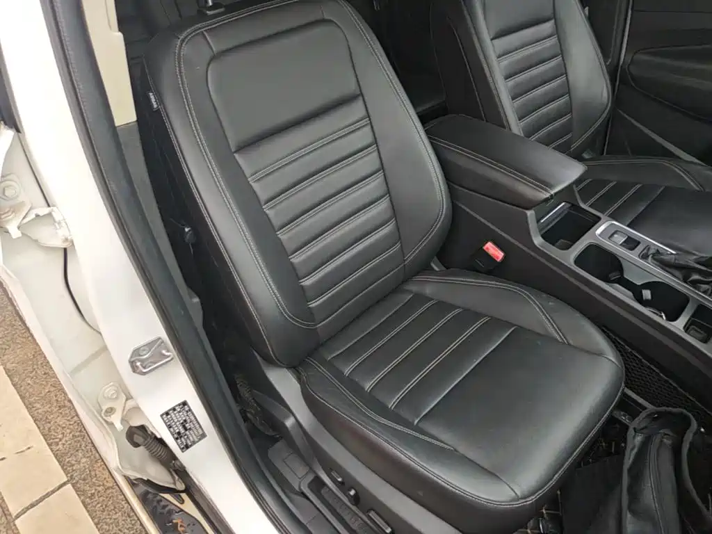 Ford Kuga 2017 — фото 25