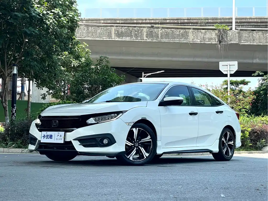 Honda Civic 2018 — фото 1