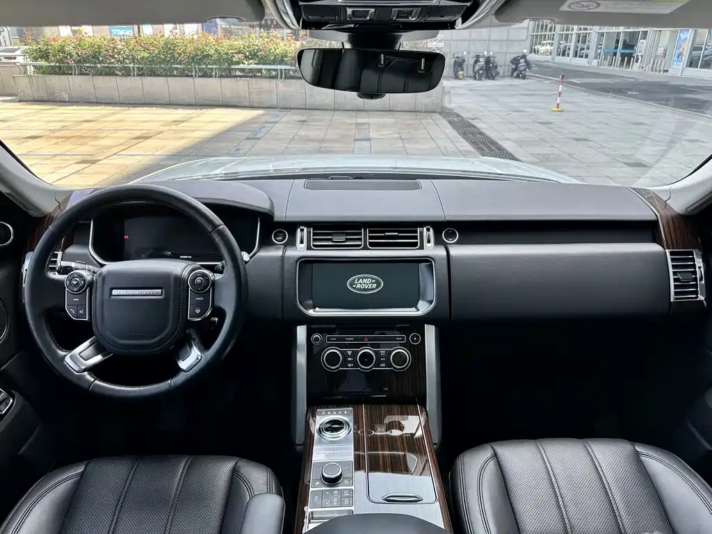 Land Rover Range Rover 2018 — фото 11