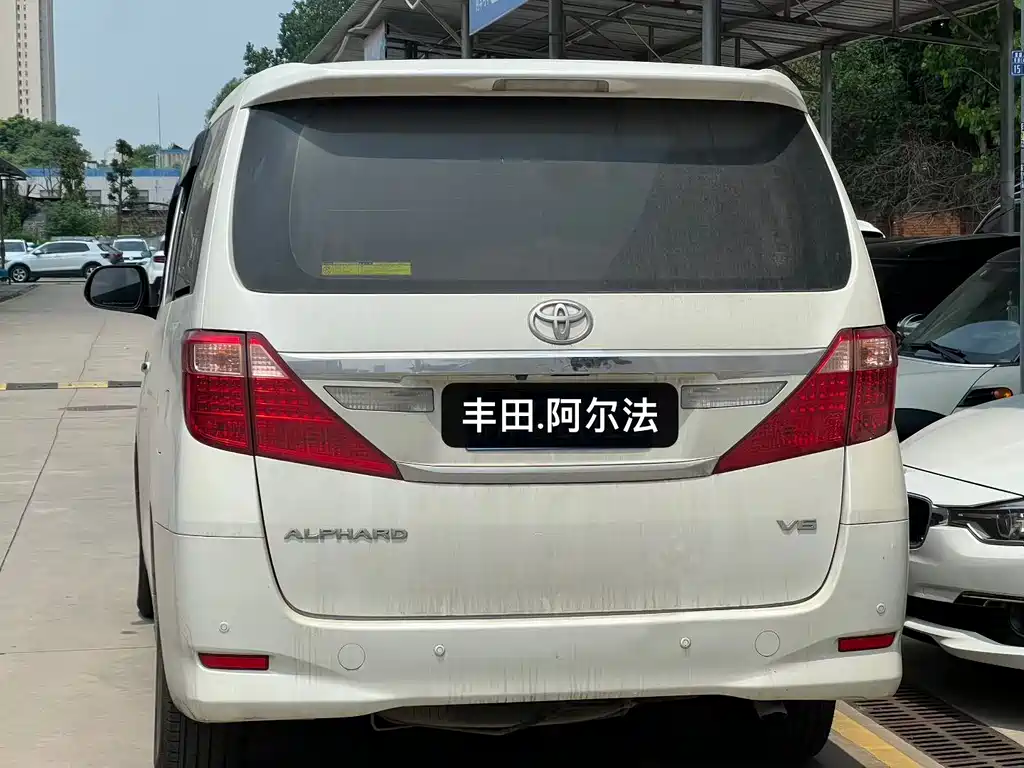 Toyota Alphard 2016 — фото 4