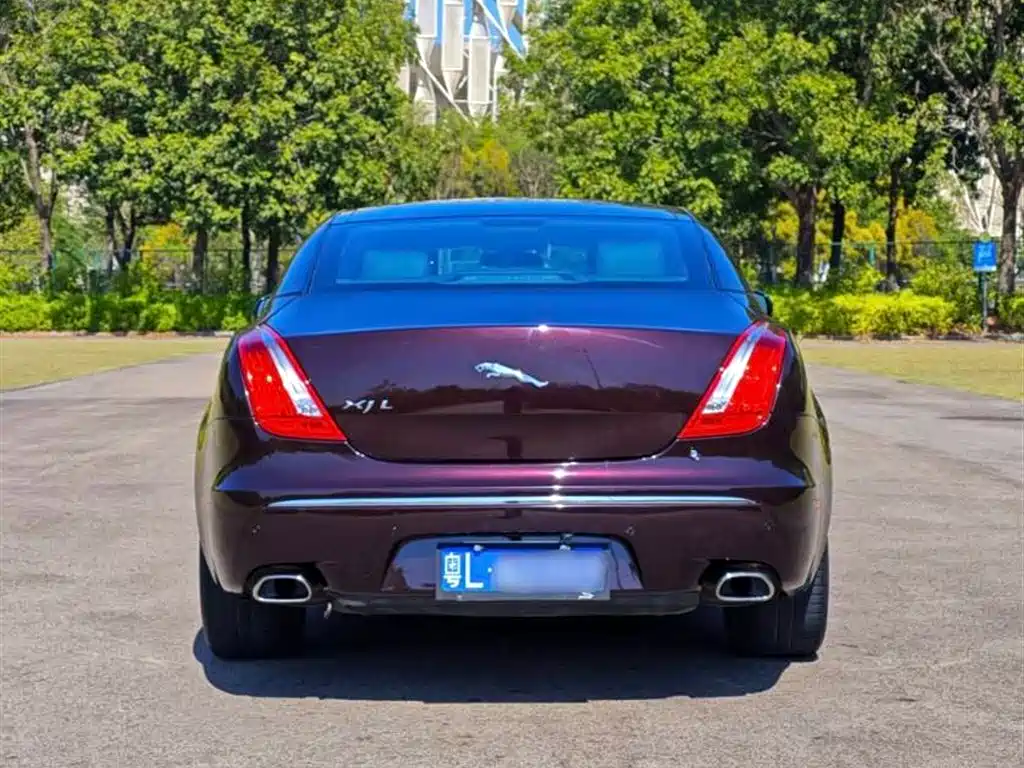 Jaguar XJ 2012 — фото 9
