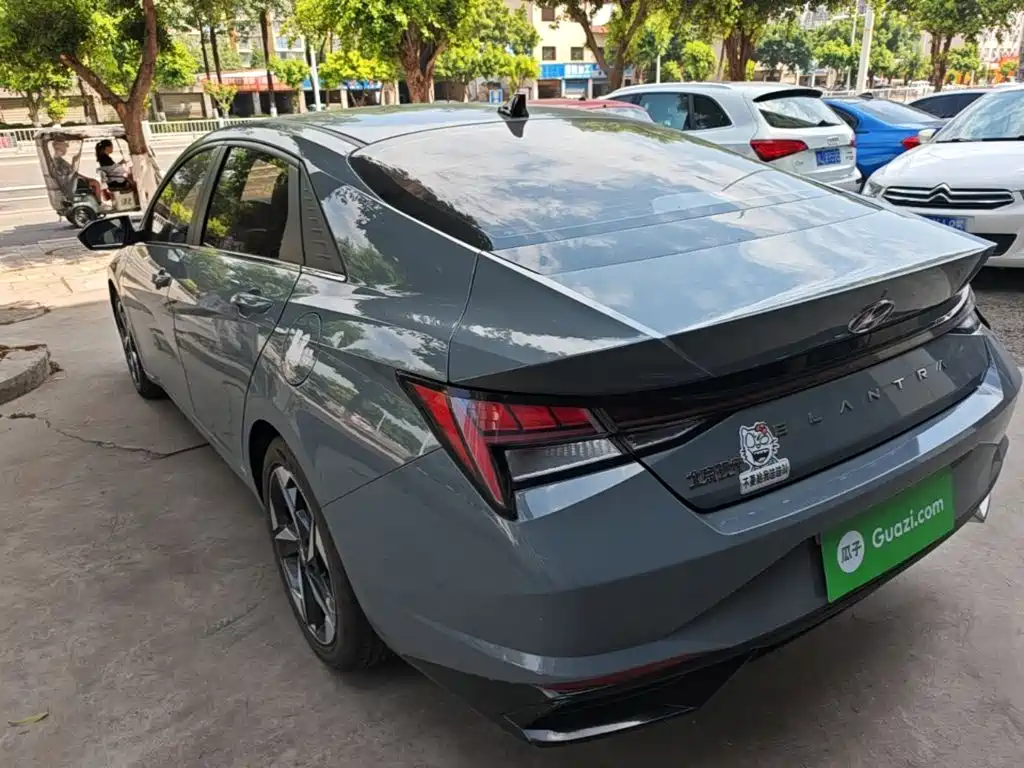 Hyundai Elantra 2022