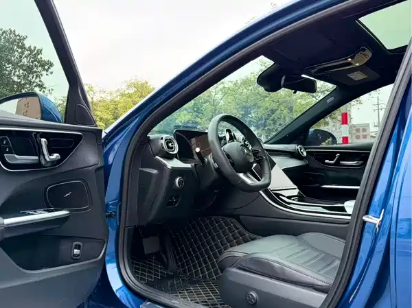 Mercedes-Benz C-Class 2023
