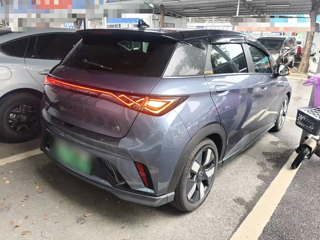 BYD Dolphin 2023