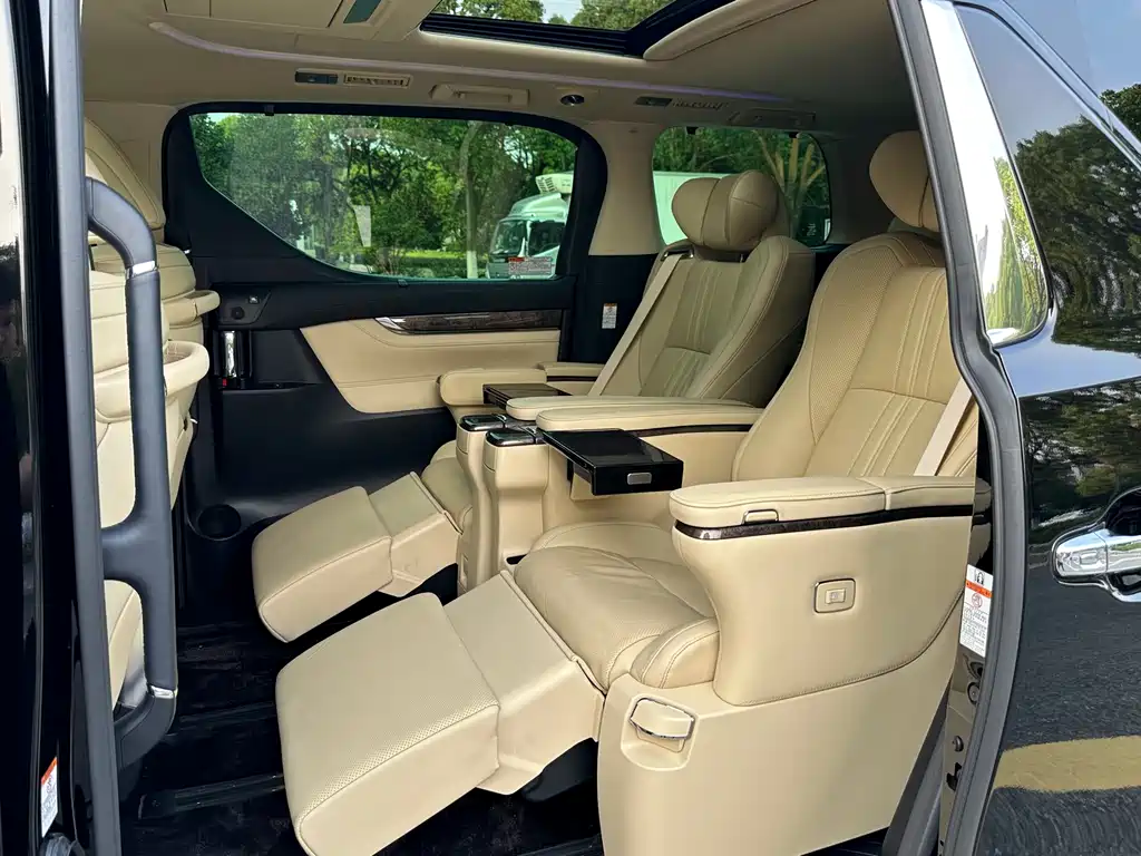 Toyota Alphard 2021 — фото 7
