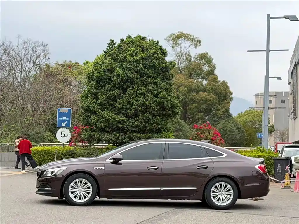 Buick LaCrosse 2017 — фото 3