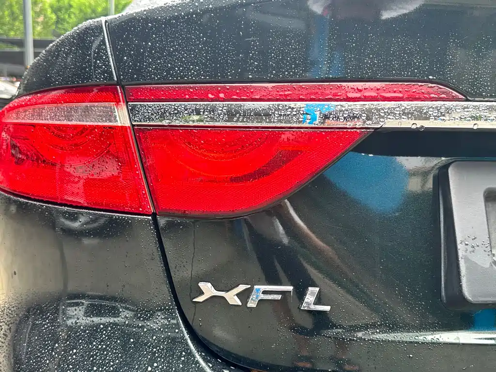 Jaguar XFL 2018 — фото 18