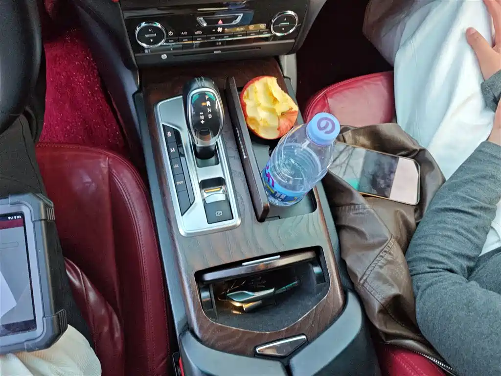 Maserati Ghibli 2015 — фото 14