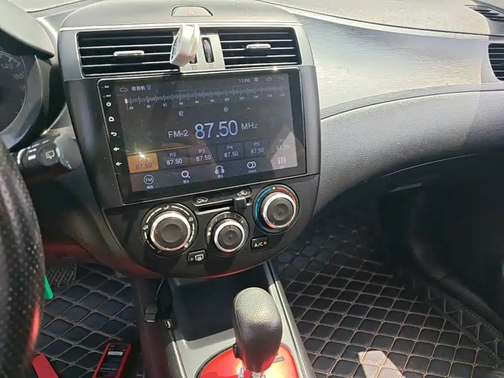 Nissan Tiida 2016 — фото 13