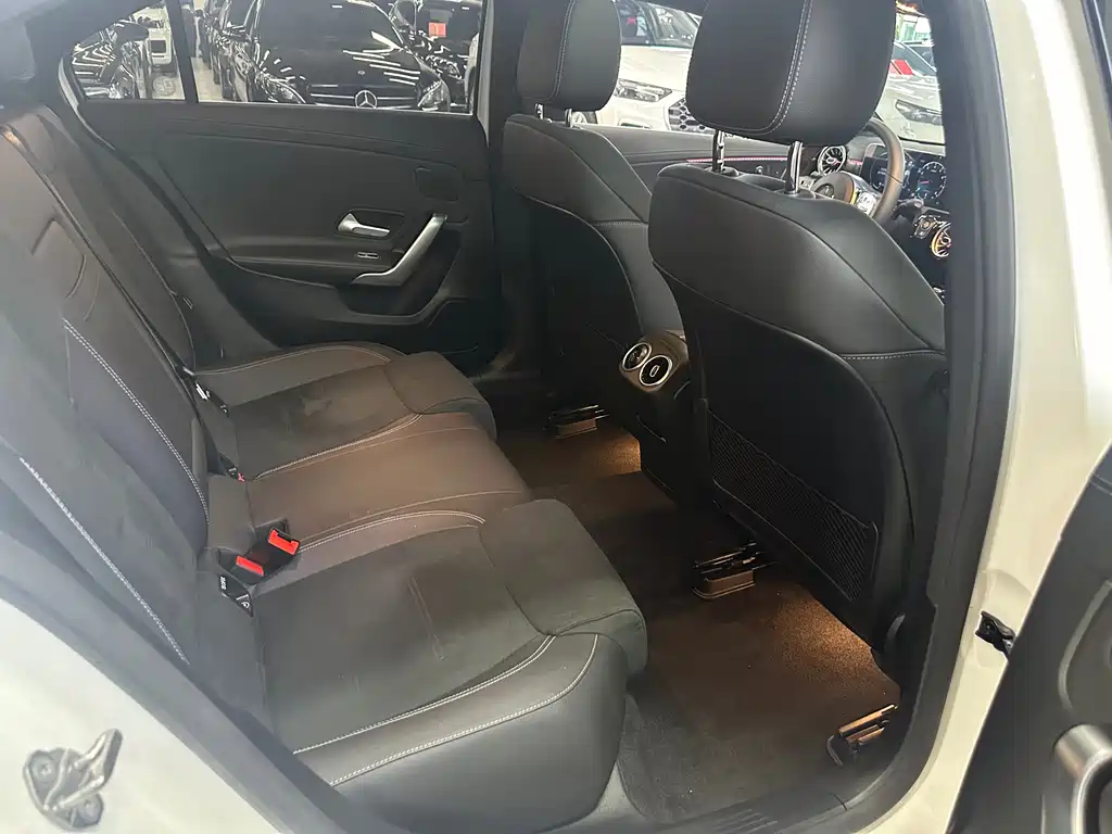 Mercedes-Benz A-Class 2020 — фото 14