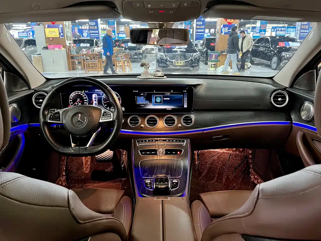 Mercedes-Benz E-Class 2018 — фото 12