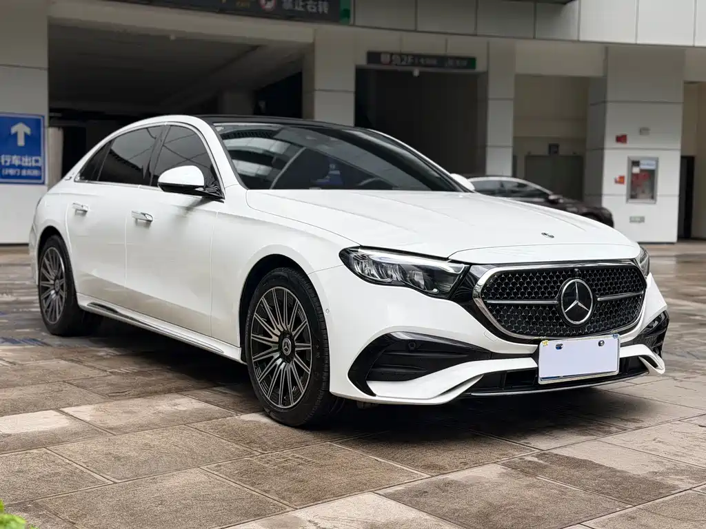 Mercedes-Benz E-Class 2024 — фото 3