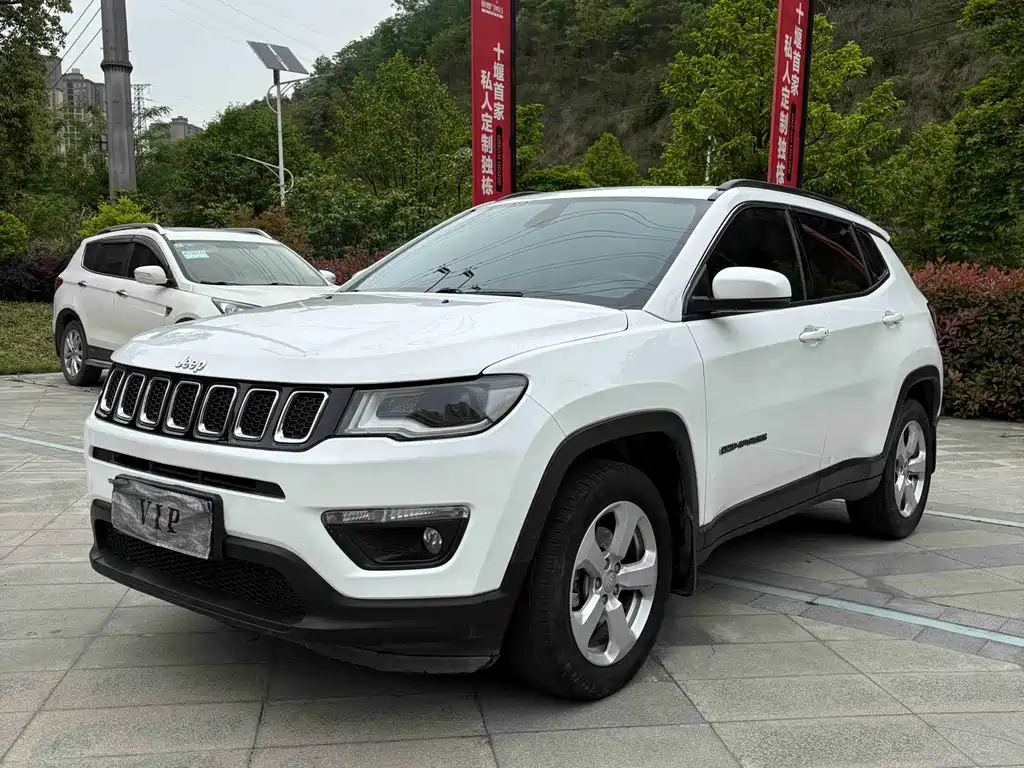 Jeep Compass 2017 — фото 1
