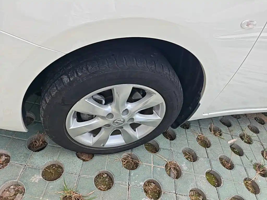 Nissan Tiida 2016 — фото 23