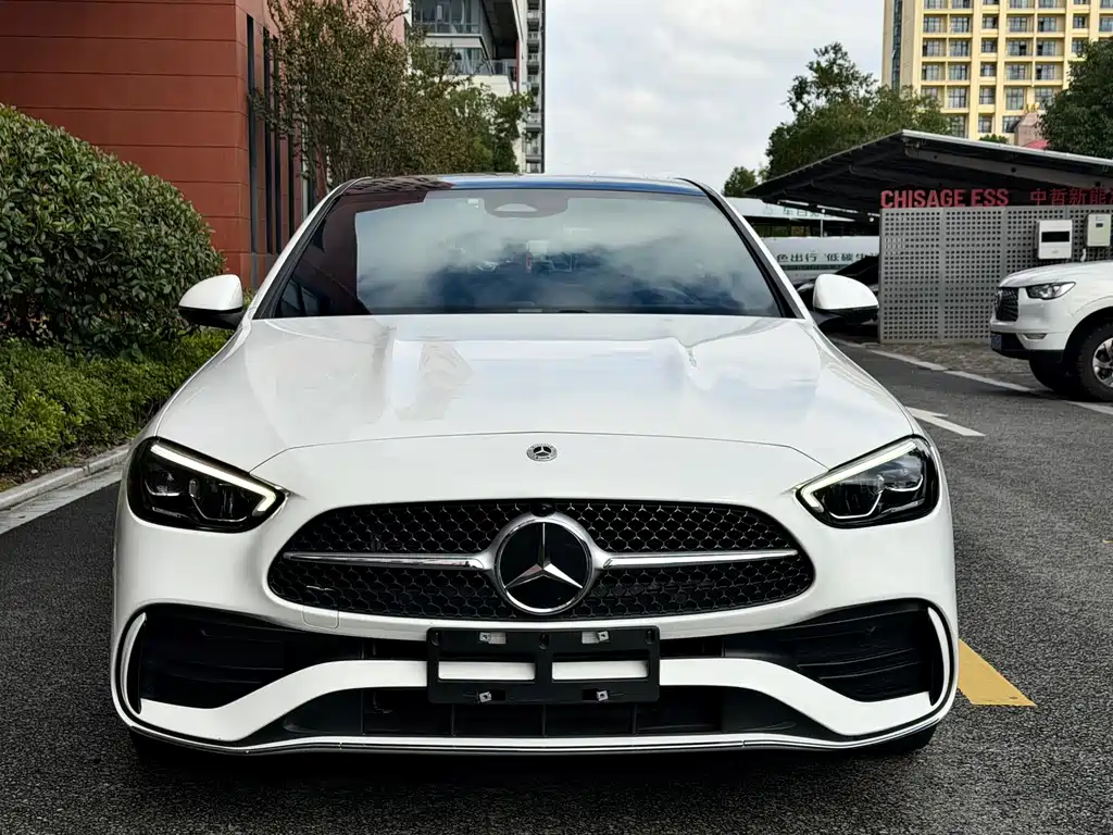 Mercedes-Benz C-Class 2025