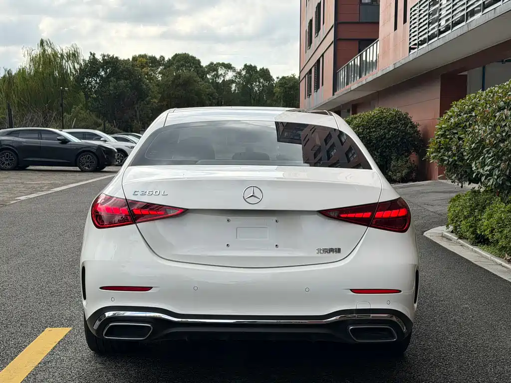 Mercedes-Benz C-Class 2025 — фото 13