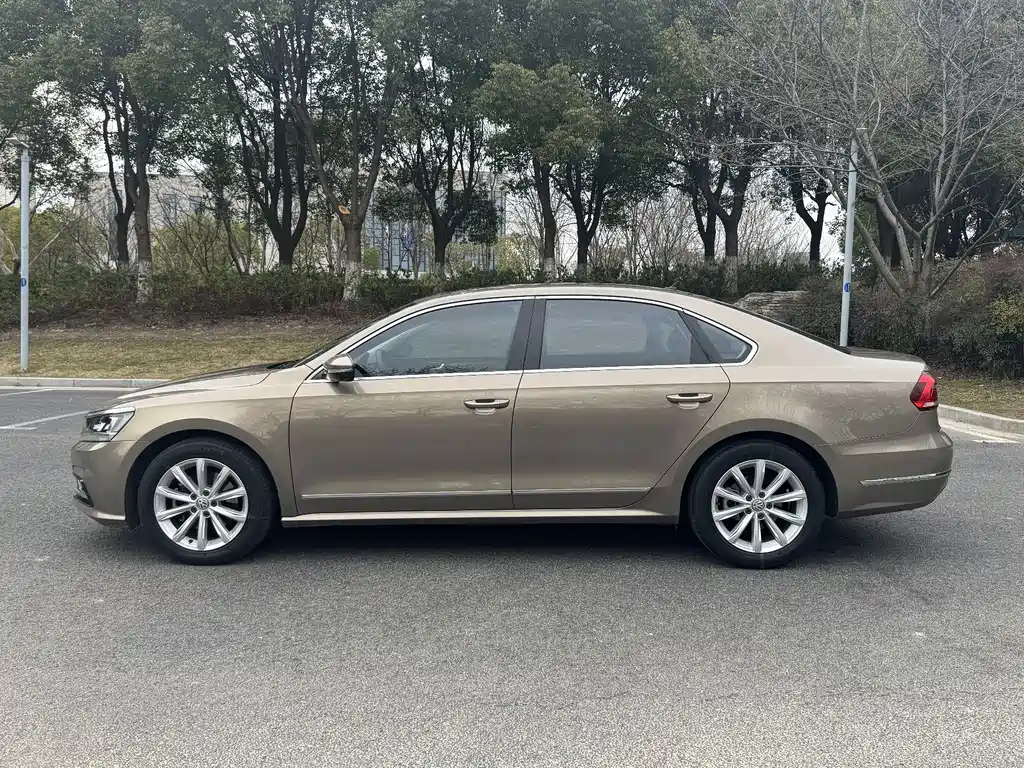 Volkswagen Passat 2017 — фото 3