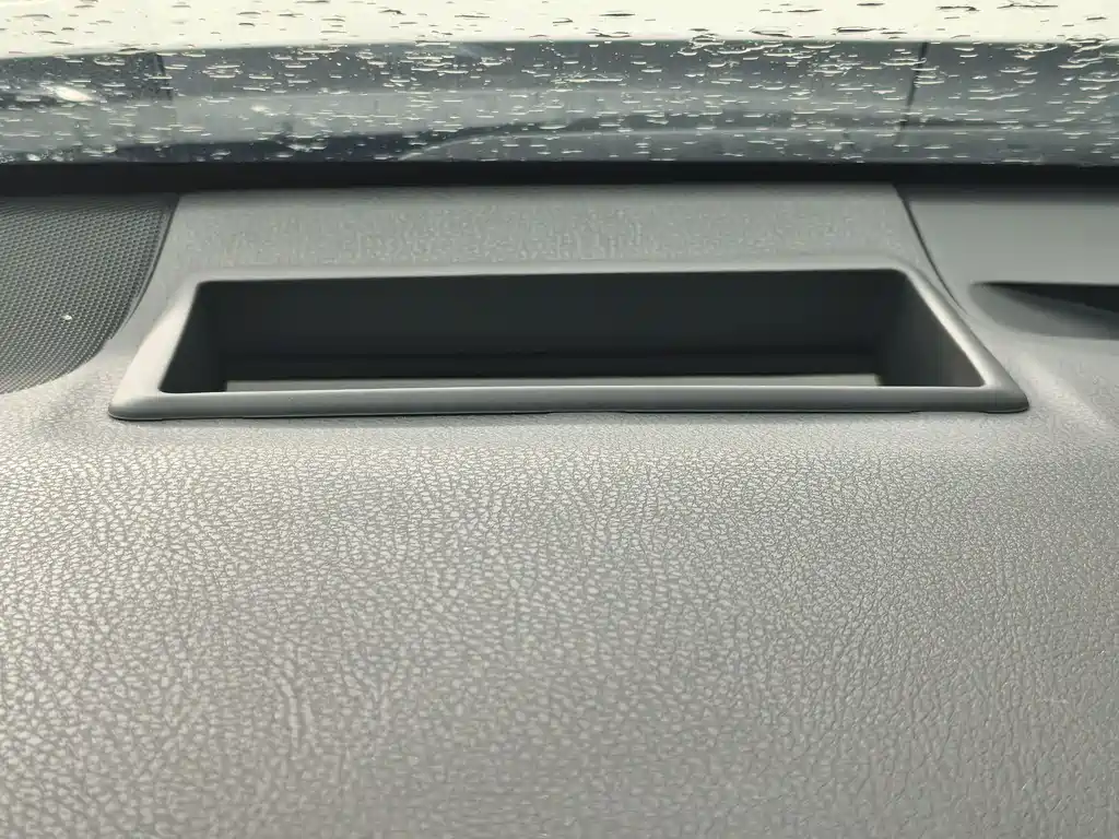 Toyota Camry 2023 — фото 12