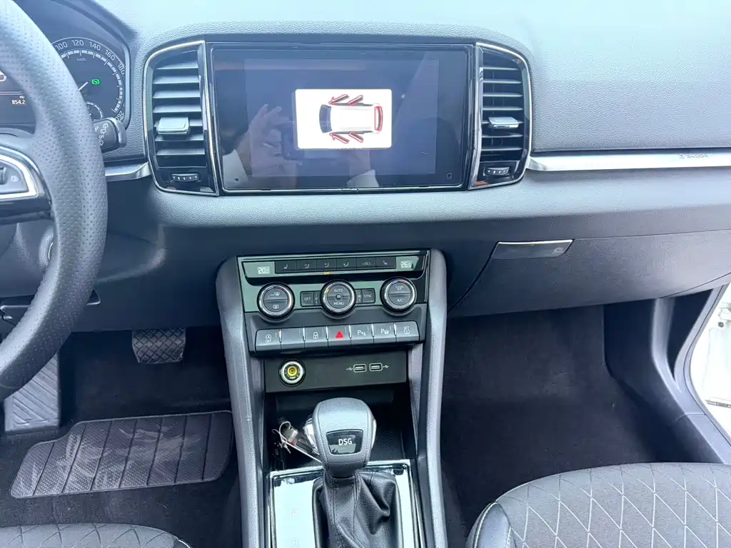 Skoda Karoq 2022 — фото 11