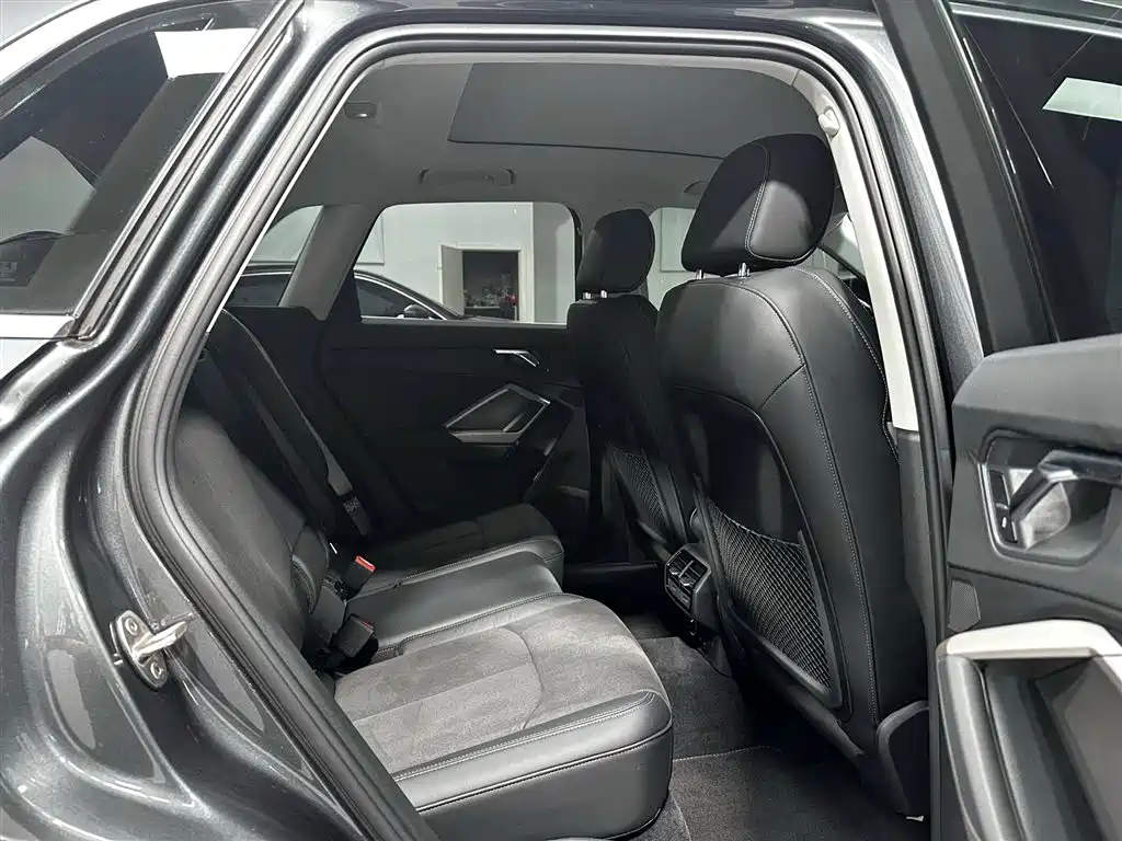 Audi Q3 2023 — фото 16