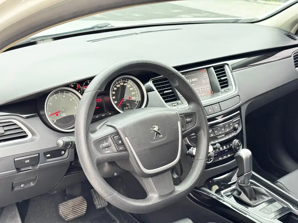Peugeot 508 2016 — фото 11