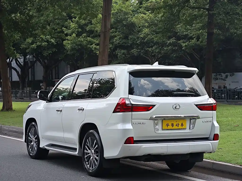 Lexus LX 2016 — фото 4