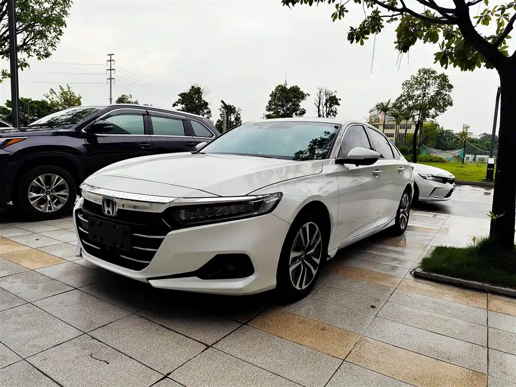 Honda Accord 2022 — фото 1