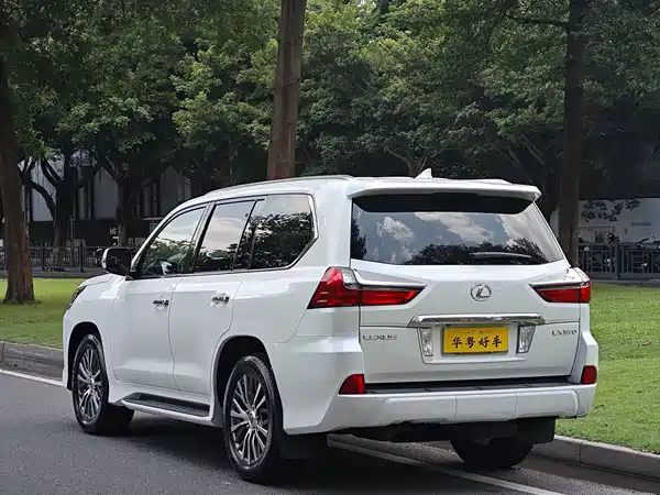 Lexus LX 2016