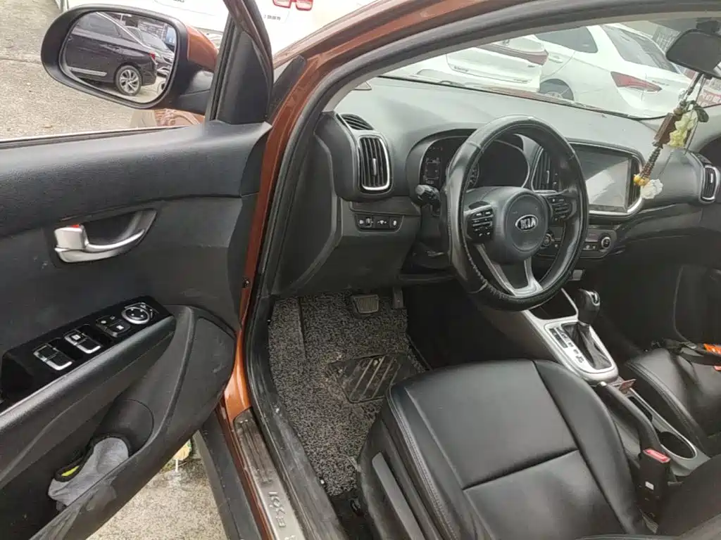 Kia KX3 2016 — фото 16