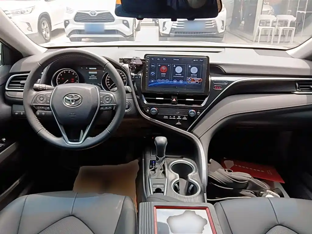Toyota Camry 2022 — фото 10
