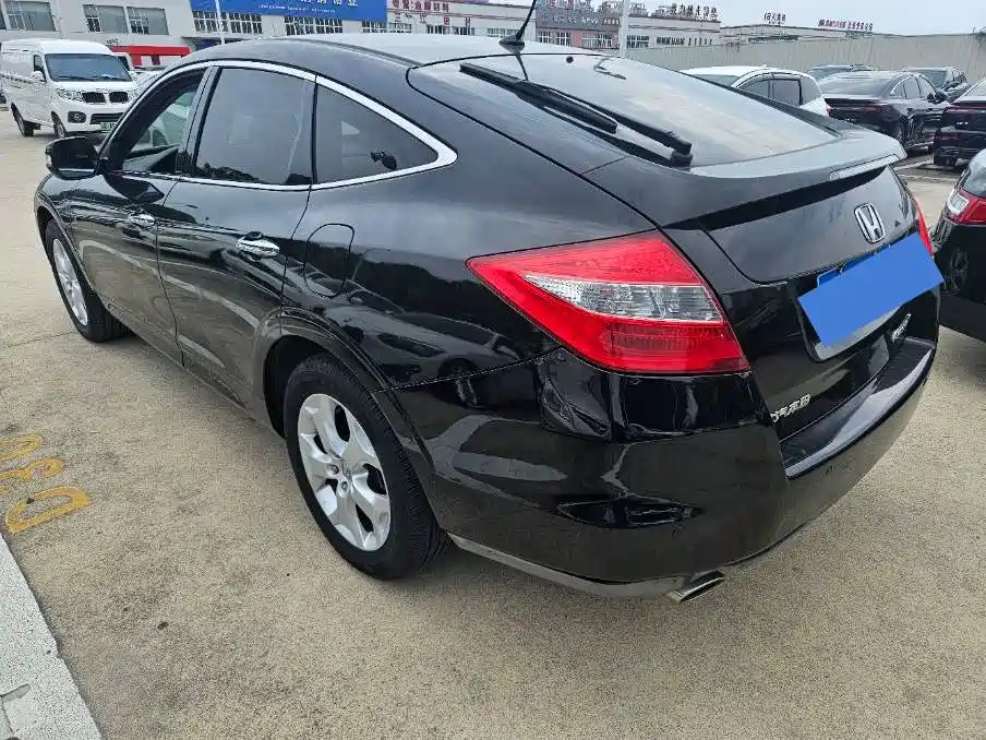 Honda Crosstour 2013 — фото 14