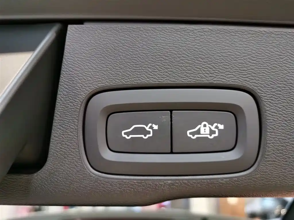 Volvo XC60 PHEV 2024 — фото 15