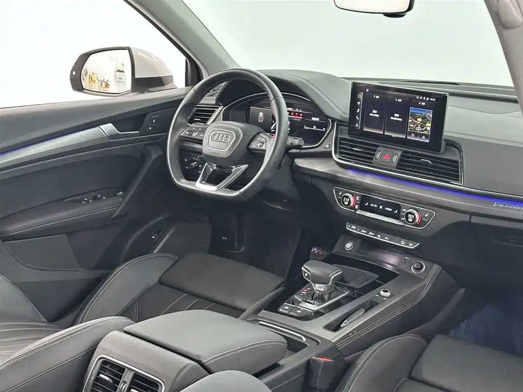 Audi Q5L 2022 — фото 13