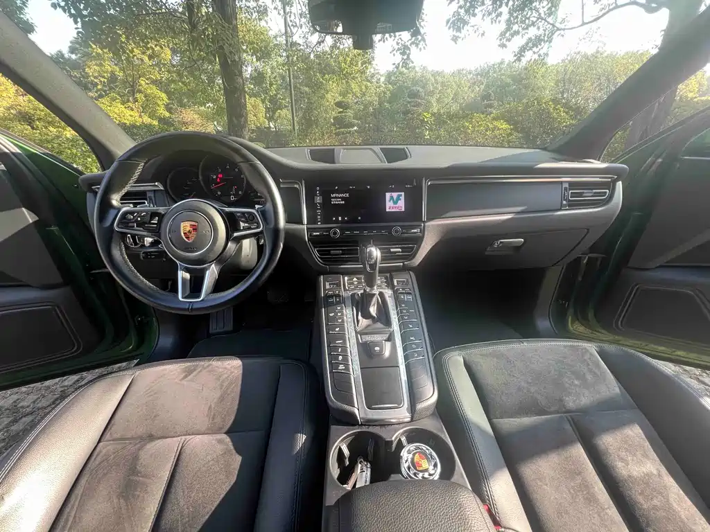 Porsche Macan 2019 — фото 14