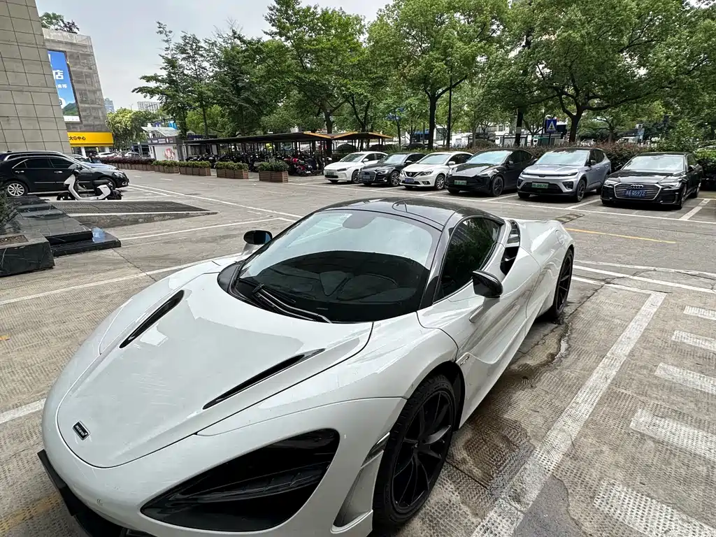 McLaren 720S 2019 — фото 1