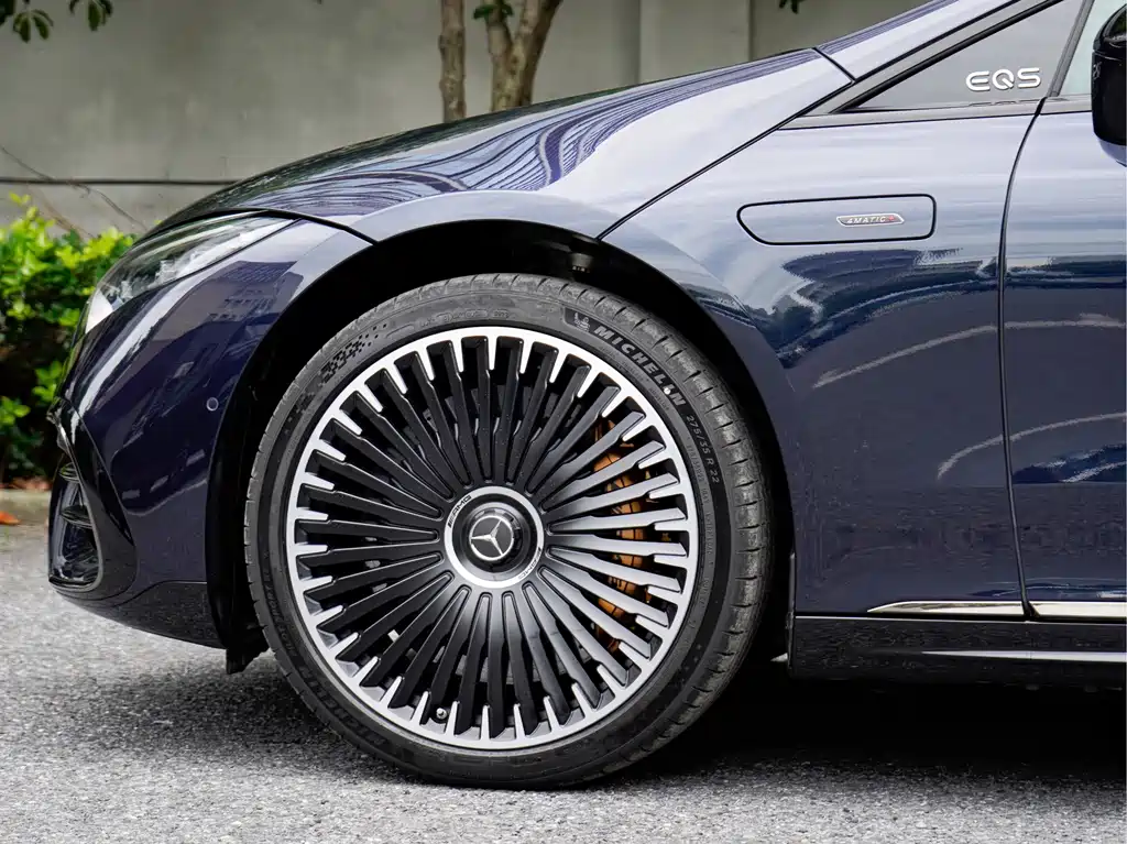 Mercedes-Benz EQS AMG 2025 — фото 7
