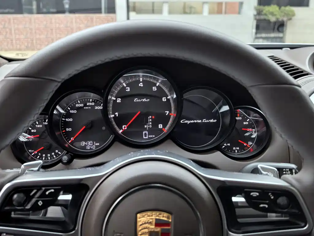 Porsche Cayenne 2015 — фото 8