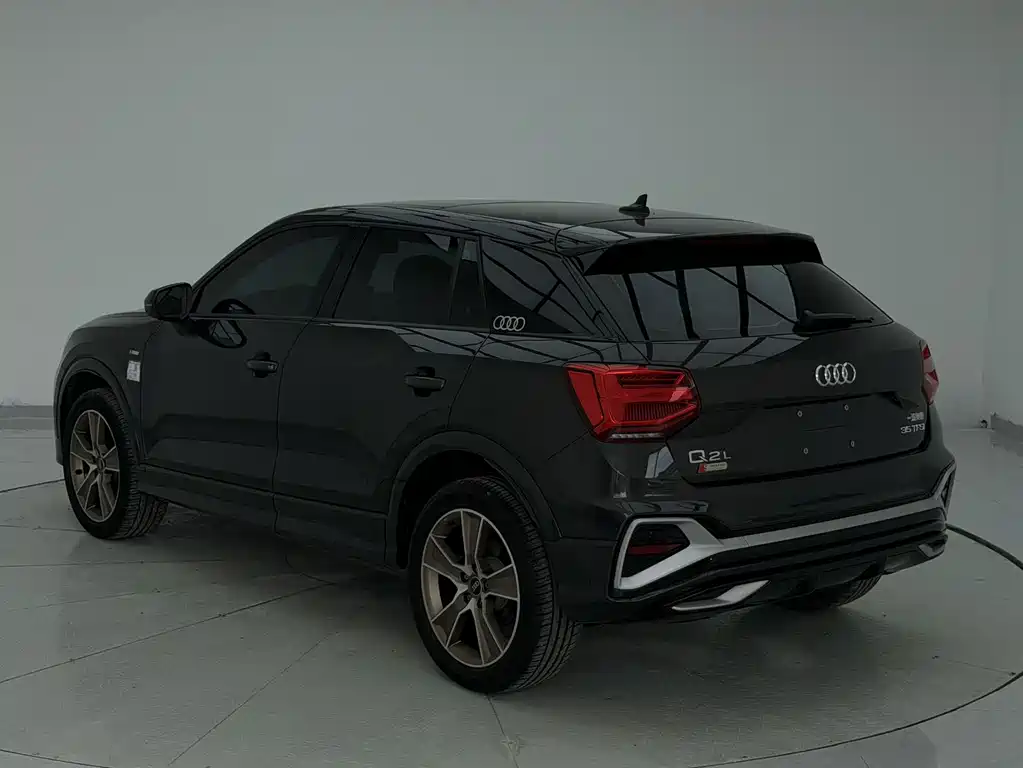 Audi Q2L 2022