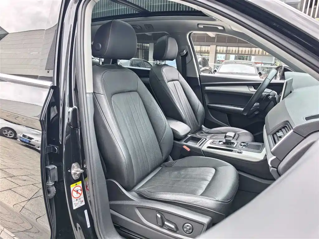 Audi Q5L 2020 — фото 15