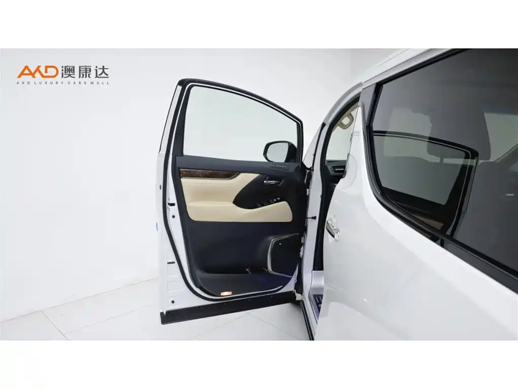 Toyota Alphard 2023 — фото 11
